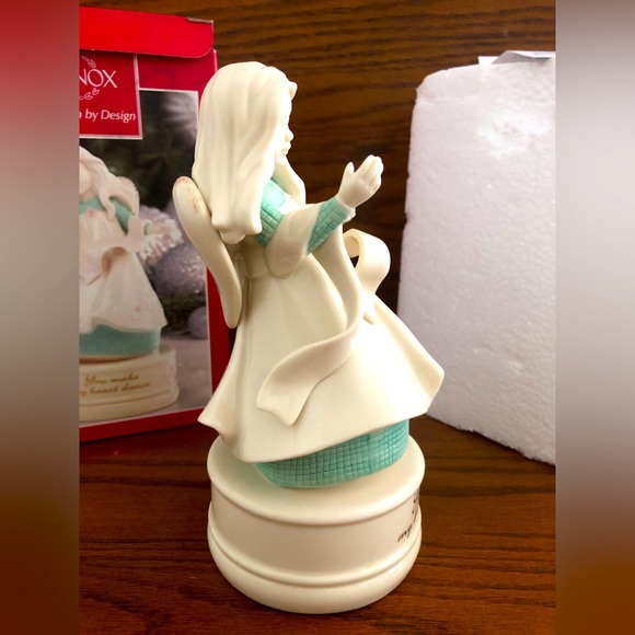 Lenox Musical Angel - Picture 5 of 8